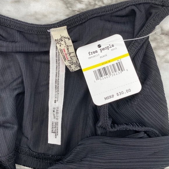 Free People NWT Call It Crop Tank Black Sleeveless Twist Front Crop Top Med New - Picture 6 of 7